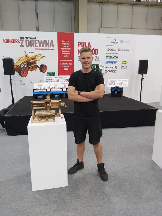 Zestaw meble ogrodowe stół i ławki producent KRZYSZTOF BRZYSKI