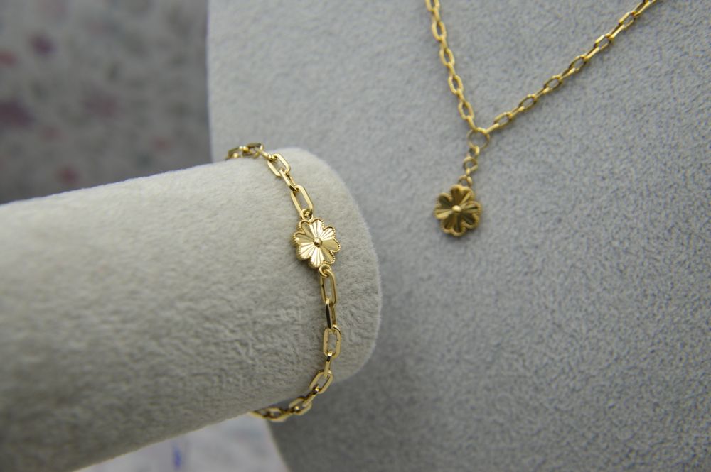 Złoty komplet biżuterii z koniczynami czterolistnymi bransoletka 585