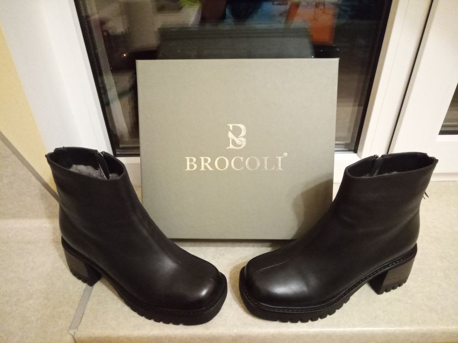 Женские зимние ботинки