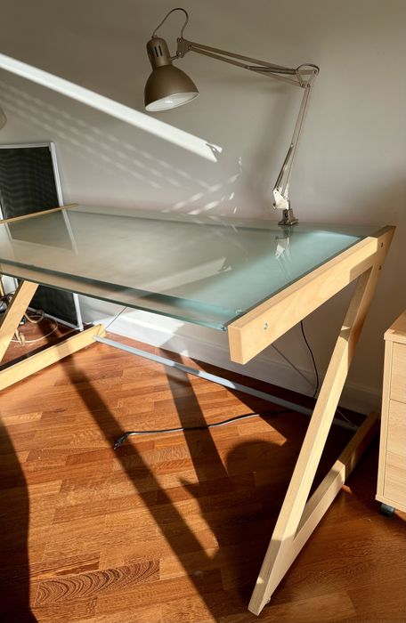 Mesa e estante escritorio vidro