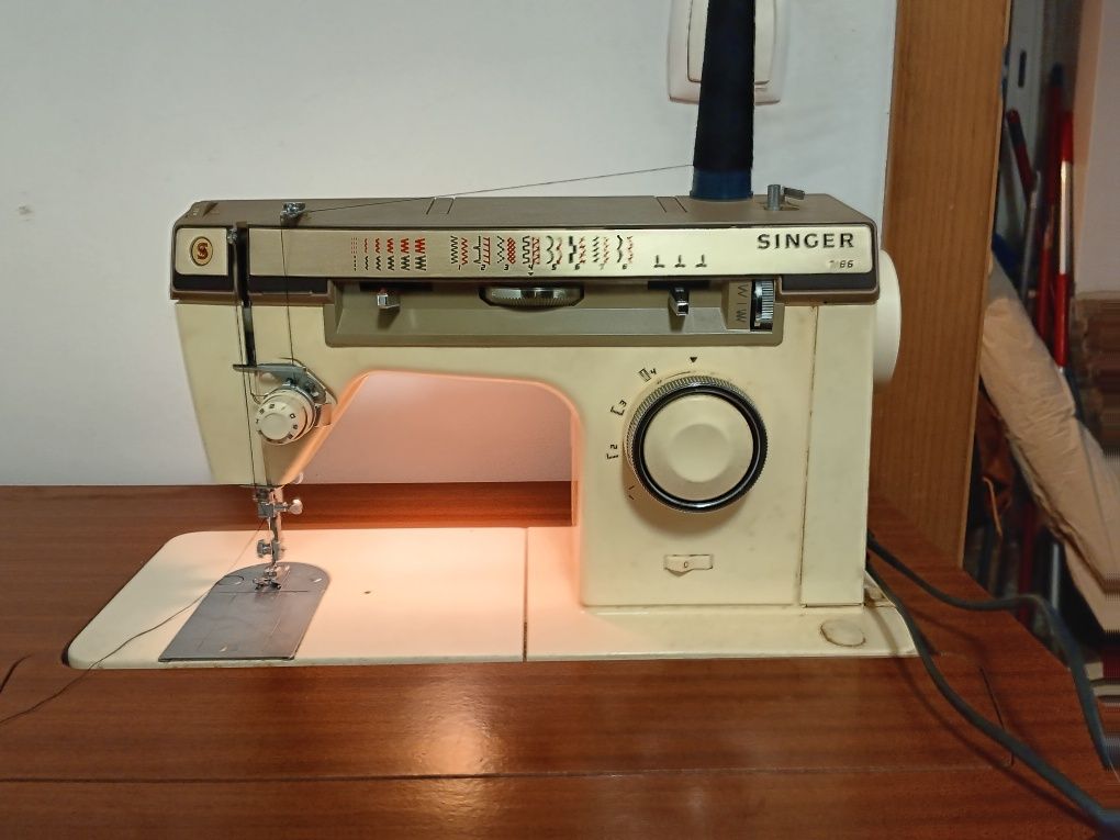 Maquina de costura singer