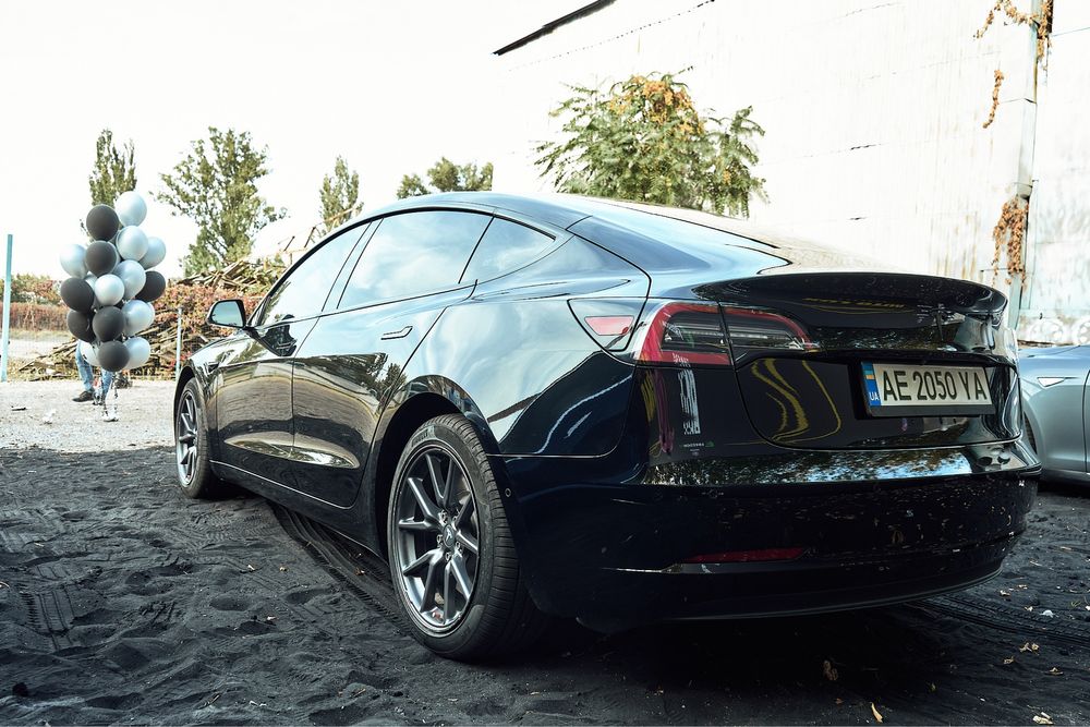 Tesla model 3  (mid range)