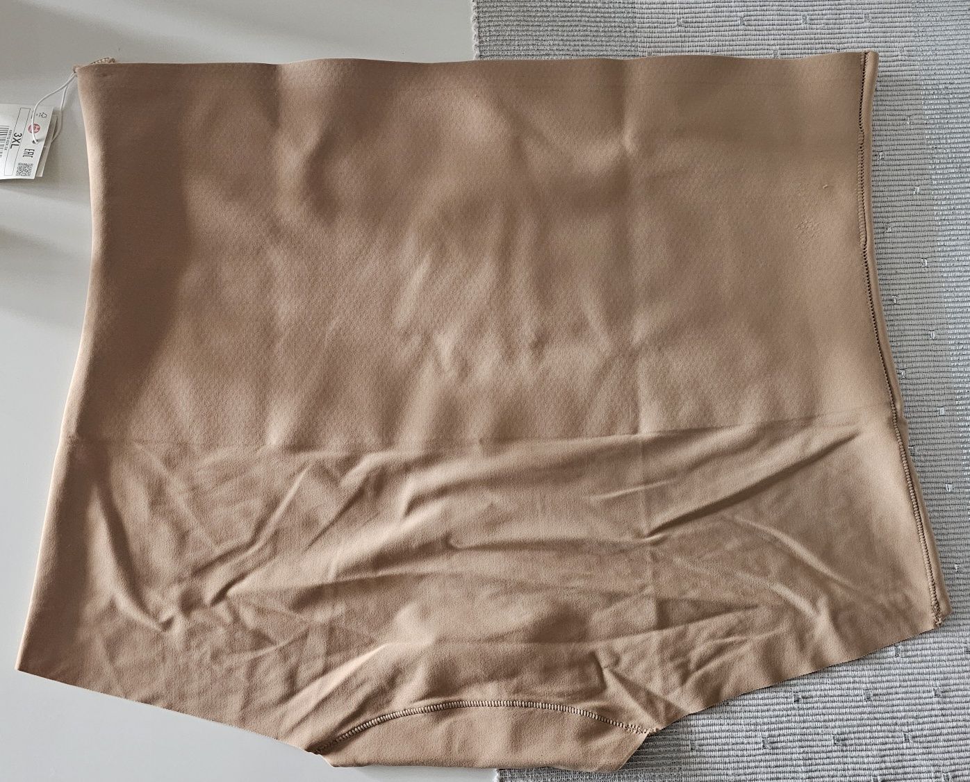 Reserved Majtki wyszczuplające r.3XL Beżowe