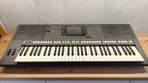 Keyboard Yamaha PSR S750