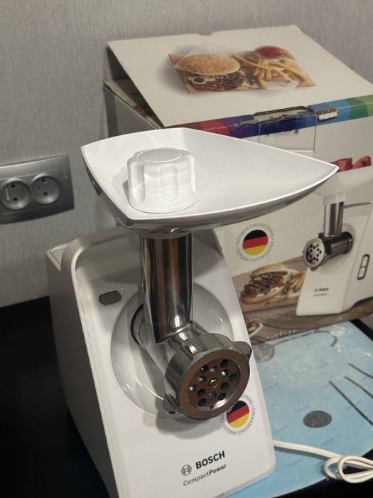 Электромясорубка  BOSH Compact Power майже нова!