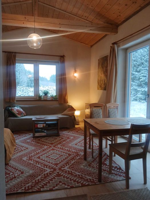 Mały domek słomiany na urlop / Holiday cottage for rent