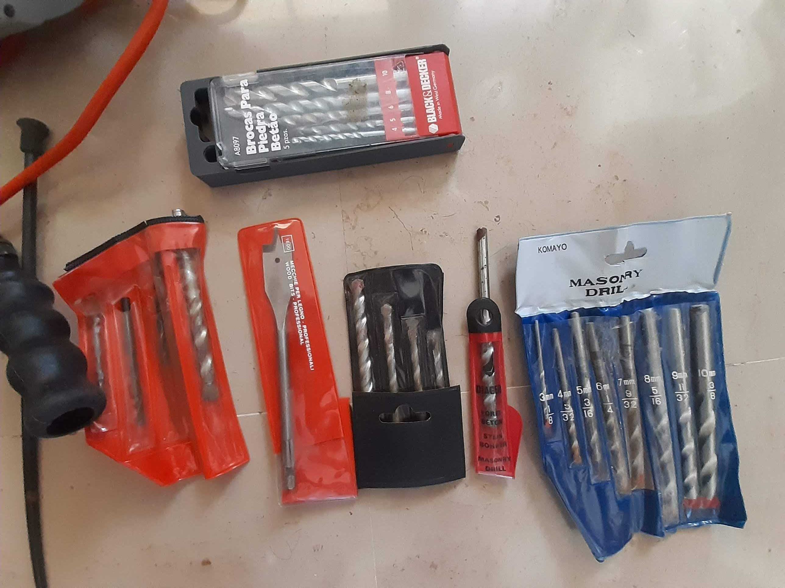 Black+Decker F13P2S-F11, vintage, com vários acessórios