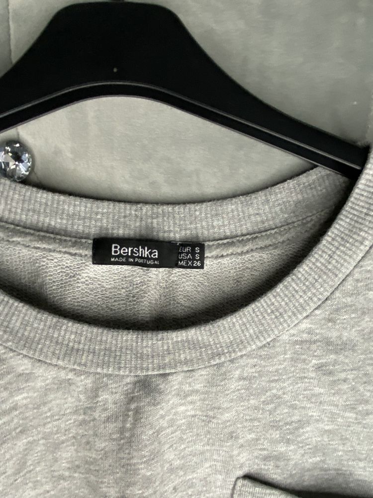 Dresowy crop top bershka