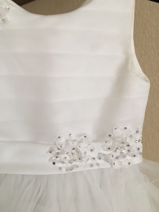Белое нарядное платье (снежинка)