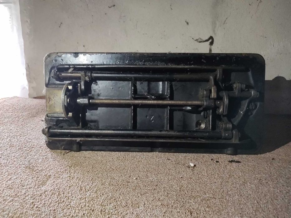 Zabytkowa Maszyna do Szycia Singer 16K33