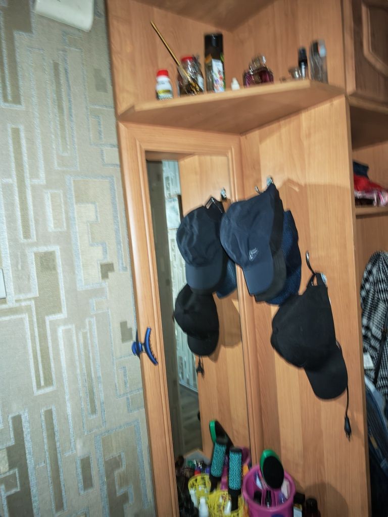 Продам прихожу в коридор