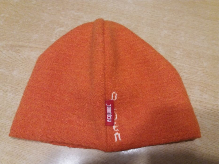 Продам шерстяную шапку Acqwool climatic