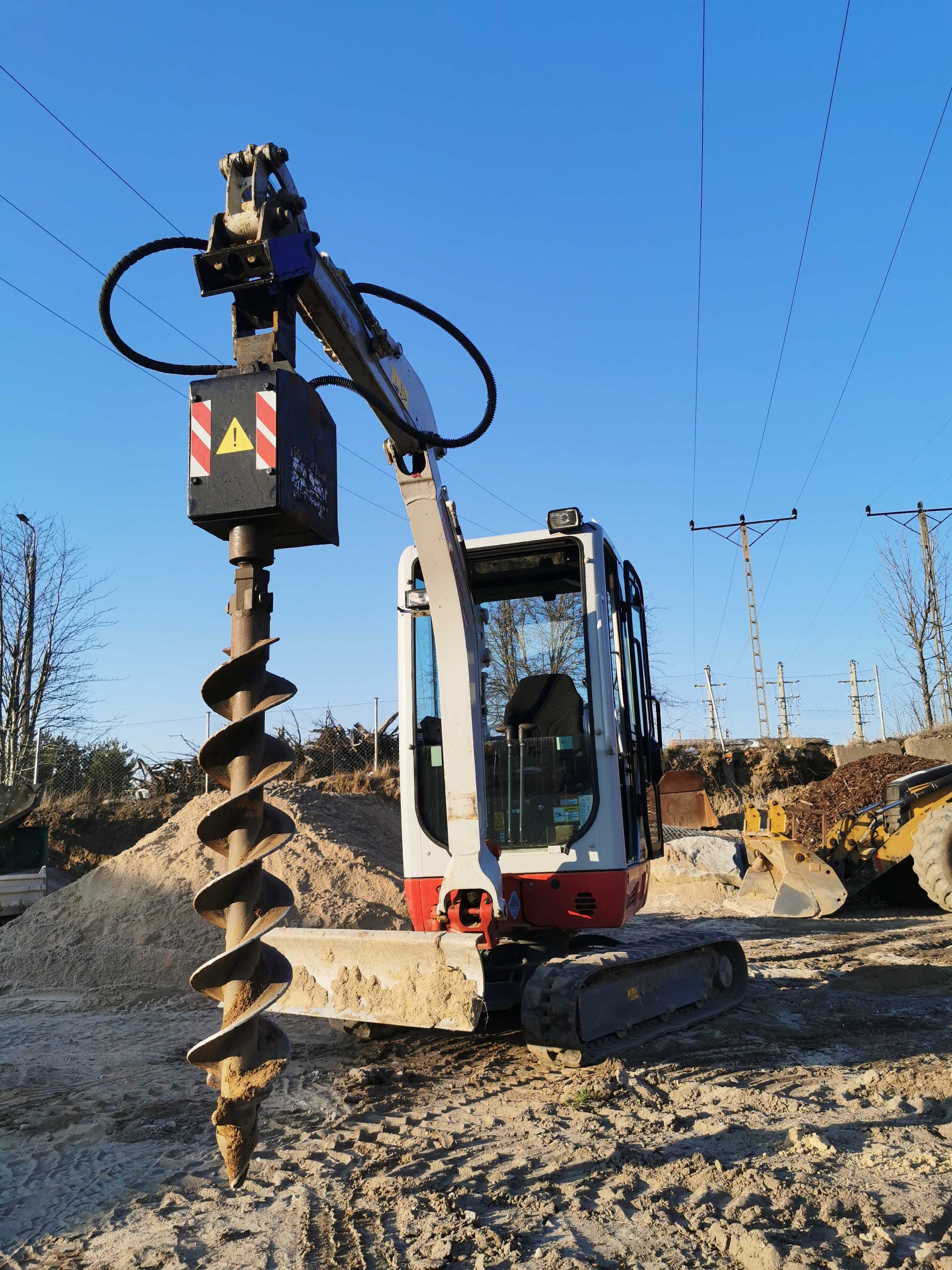 Roboty ziemne Minikoparka Rozbiórki Niwelacje Wiertnica Transport