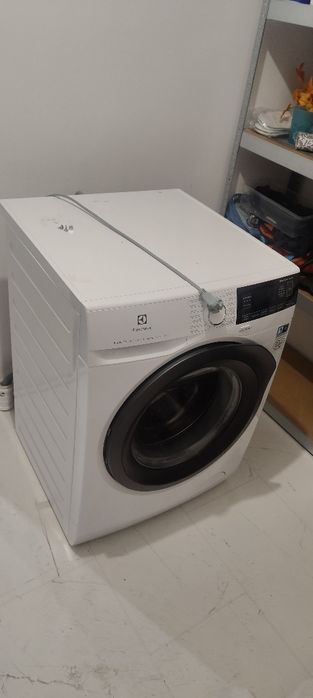 Sprzedam pralkę Electrolux 9 kg na gwarancji