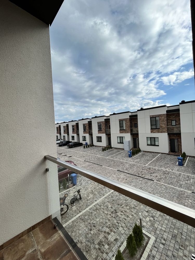 Продаж таунхауса із сонячними панелями/КМ New village