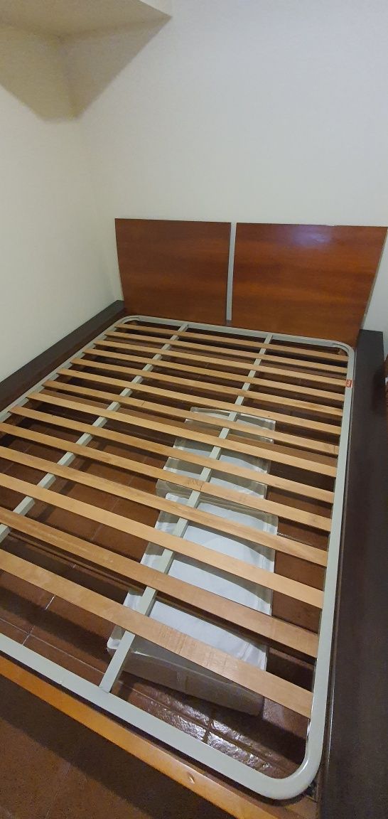Oportunidade! Mobilia de Quarto em Madeira Maciça de Cerejeira