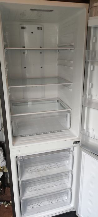 Холодильник Samsung