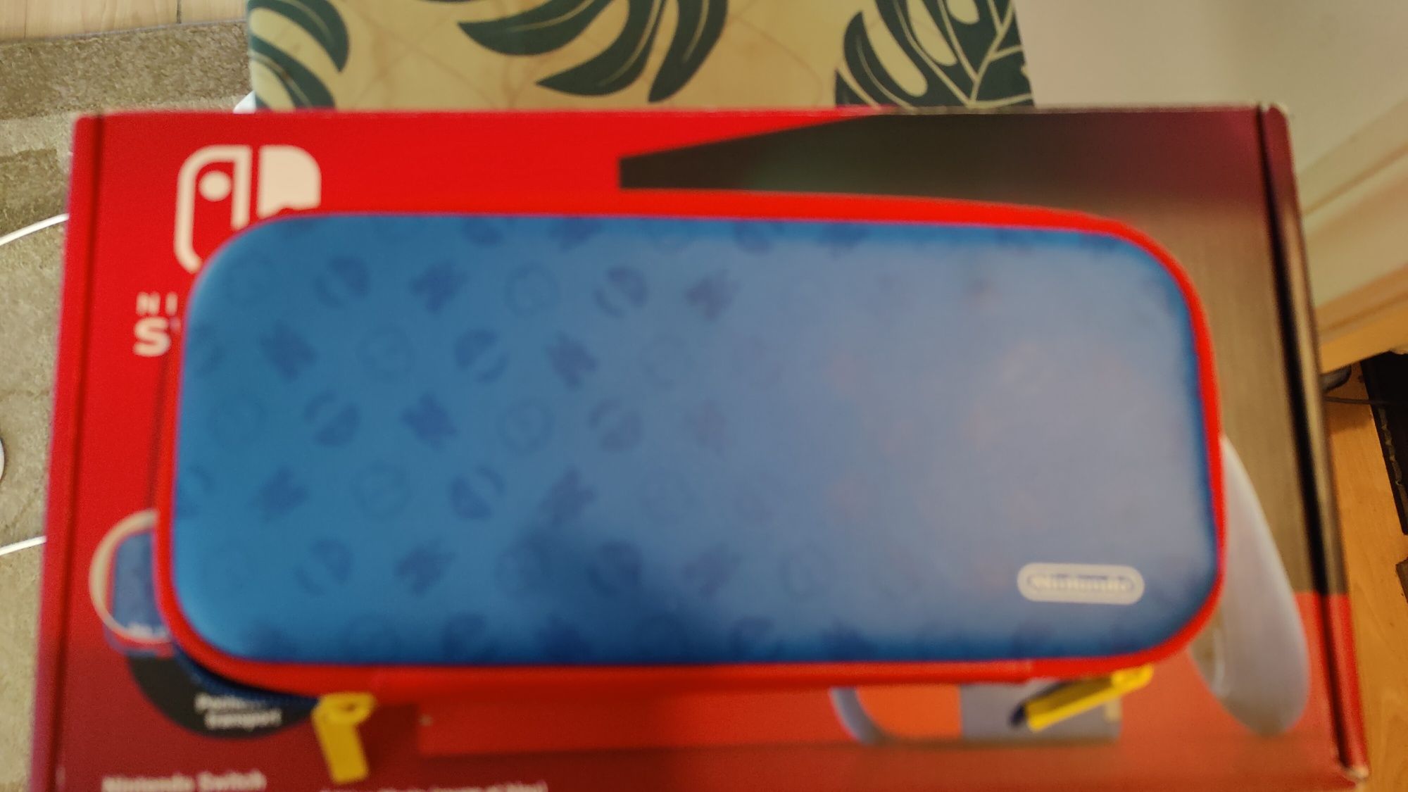 Nintendo switch коллекционная версия. Плюс игра Zelda.