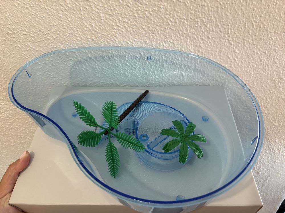Tartarugueira em plastico cor azul