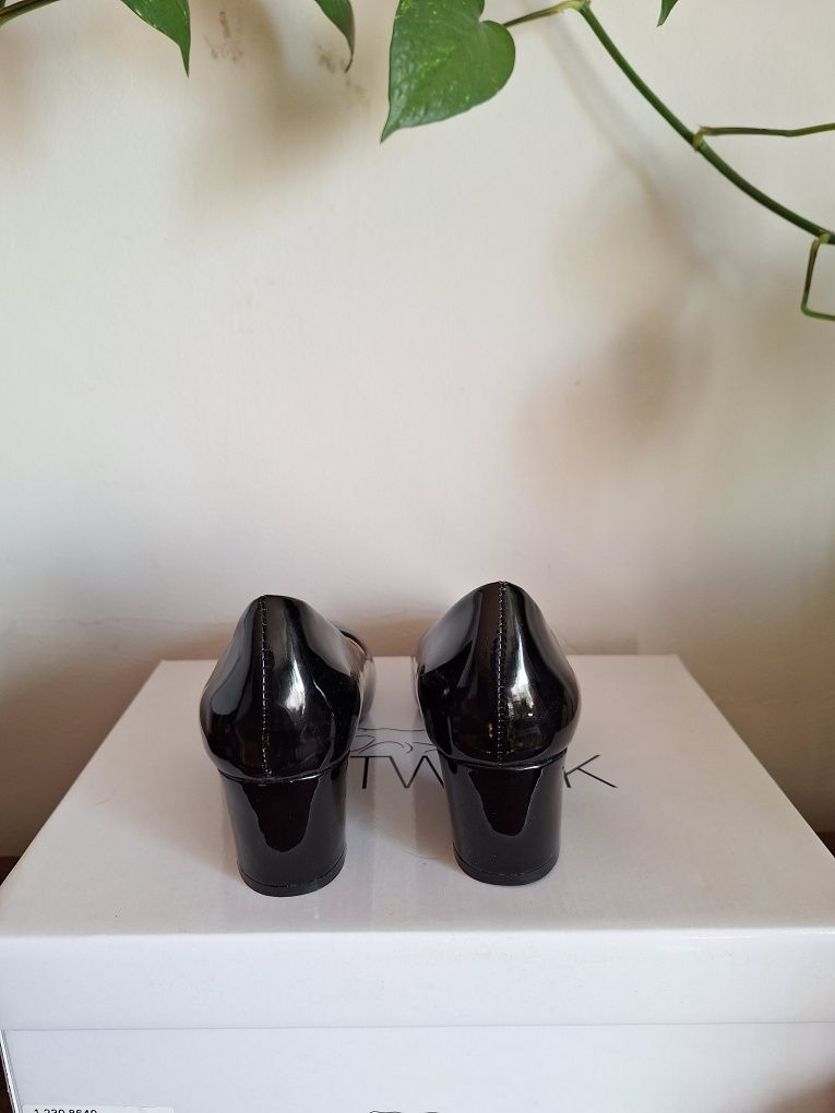 Nowe buty czółenka na obcasie słupku lakierki szpic rozmiar 36