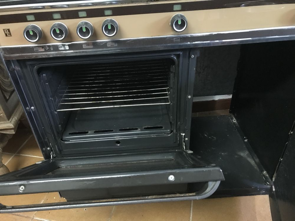 Fogão a gás com forno em bom estado 85cm