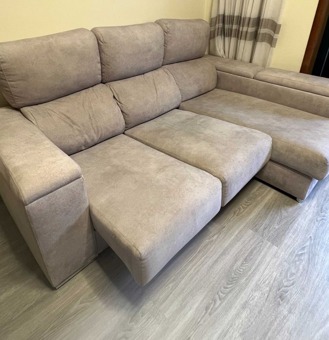 Sofá retrátil de canto 3 lugares com Chaise e Baú de armazenamento