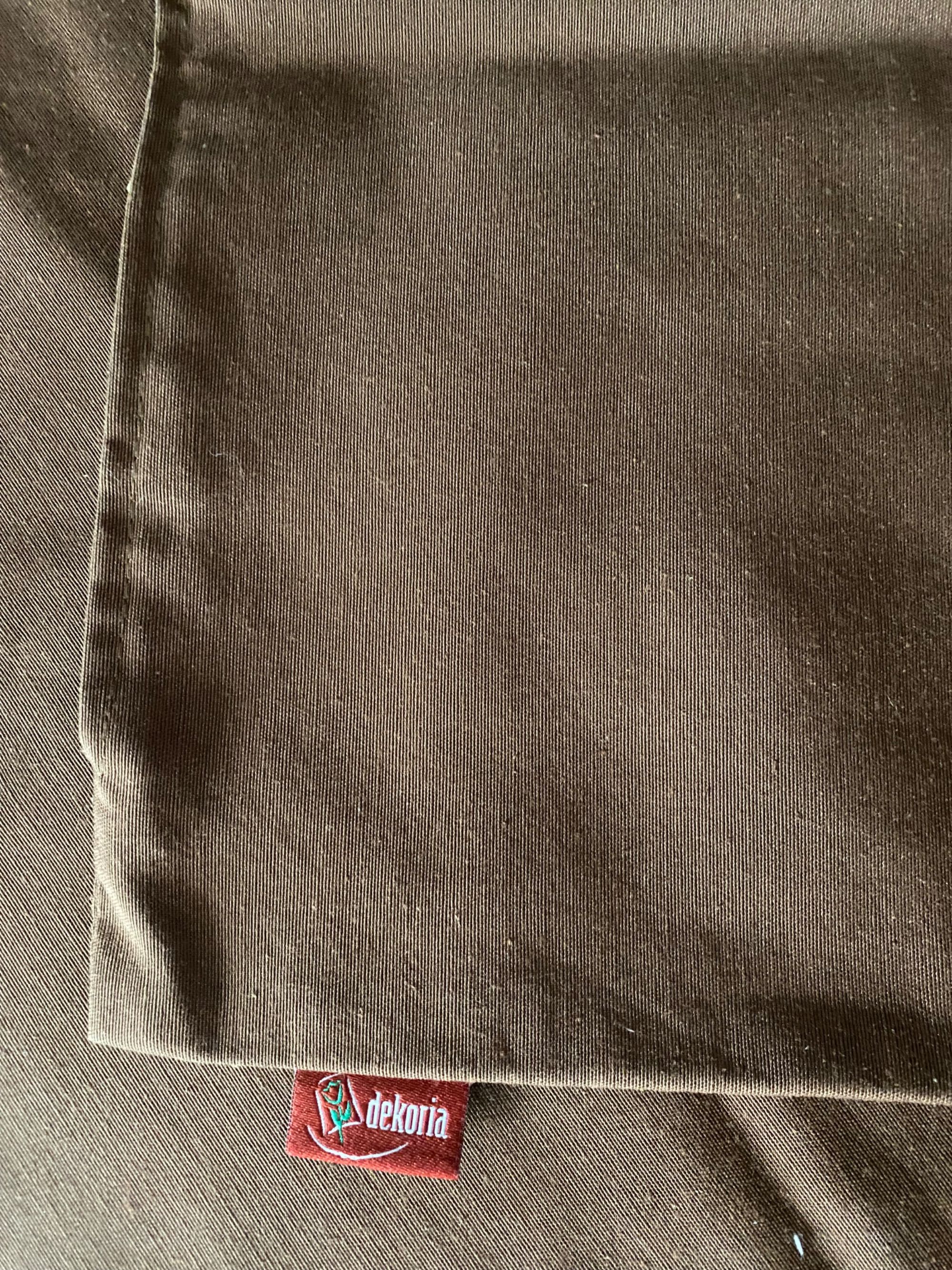 Nowe brązowe poszewki na poduszki dekoria 40/40 cm