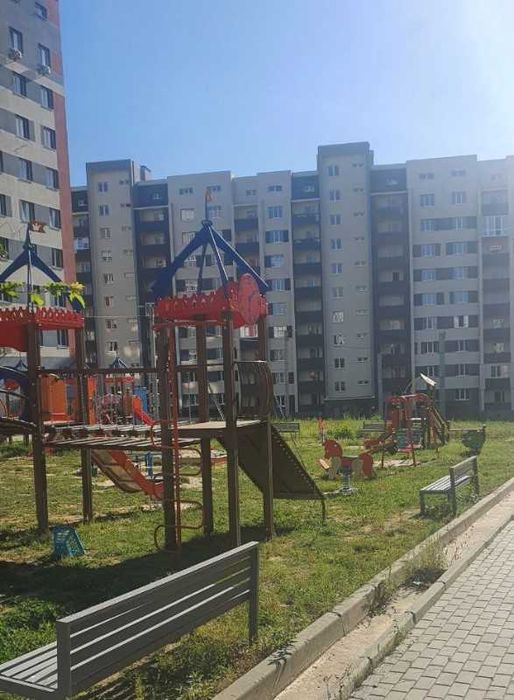 Продам 2комн.квартиру жк Победы,метро Алексеевка. Е-оселя.