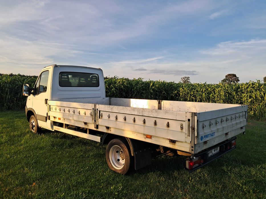 Iveco 35c13, skrzynia 420x210, blizniaki