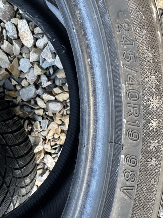 2 зимові шини 245/40/19 98V. LASSA