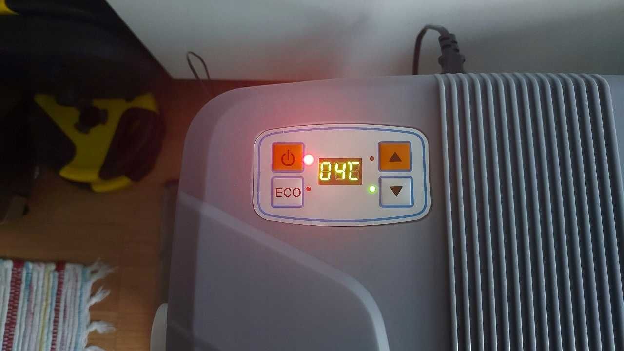 Lodówka turystyczna samochodowa 29L 12V/230V z funkcją grzania i USB
