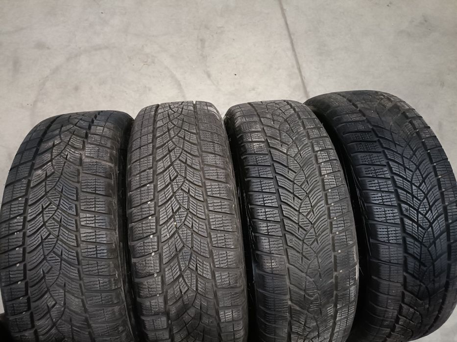 Opony zimowe Goodyear Ultragrip Performance GEN-1 215/55R18