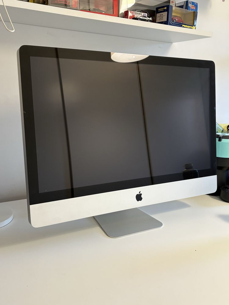 iMac 27” (meados de 2011) – 16GB RAM – 256GB – Excelente estado