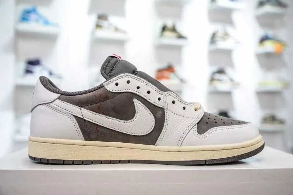 Jordan 1 Retro Low OG SP Travis Scott Reverse Mocha EU.42