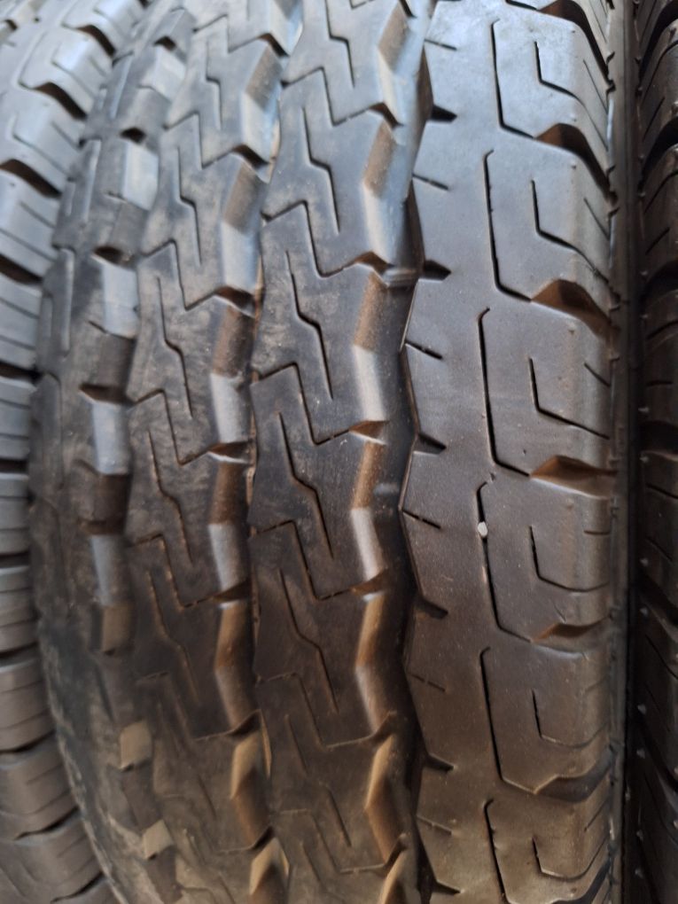 Продам шини 205 75 16с Firestone ,в стані нових