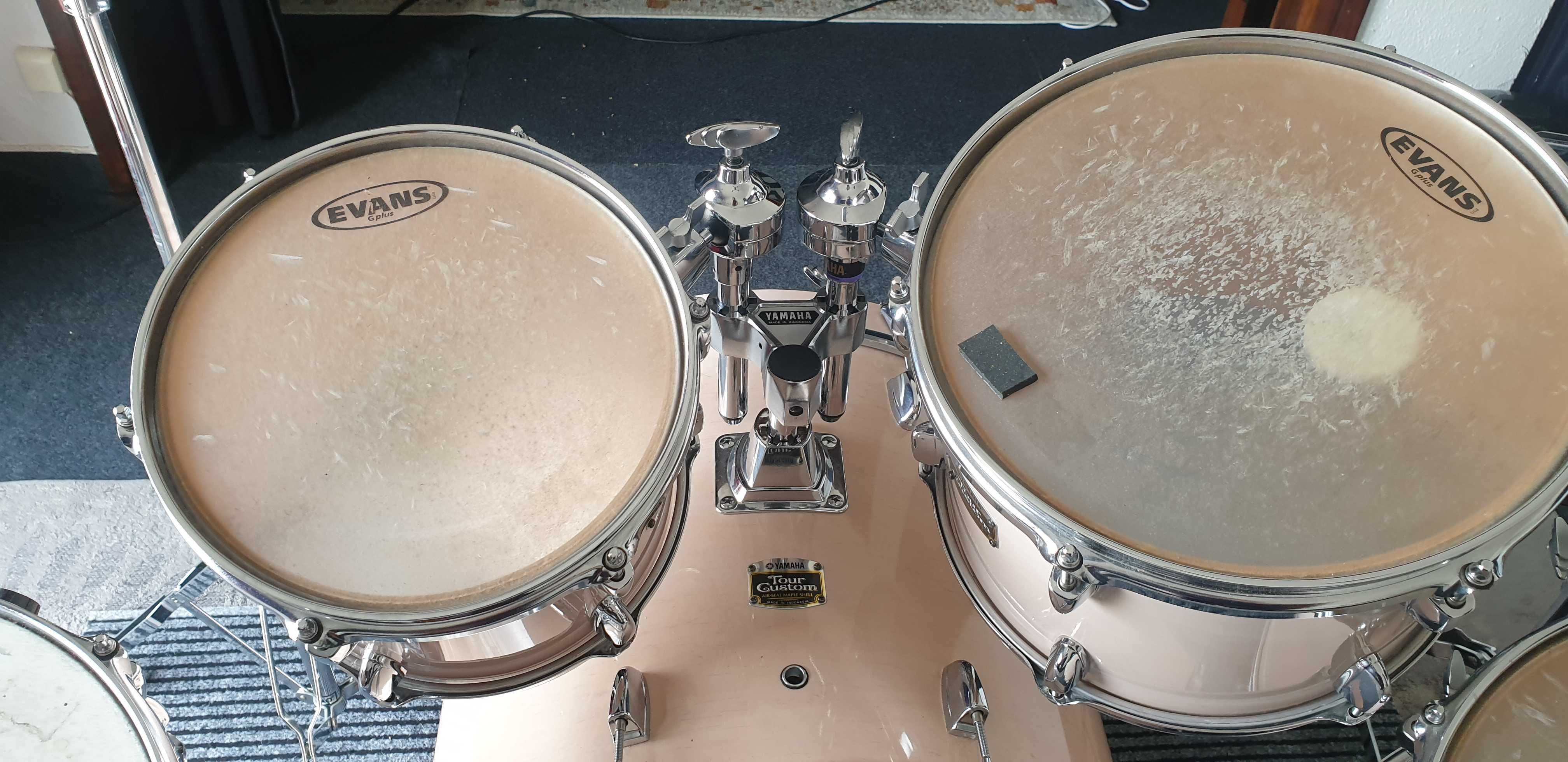 Bateria Yamaha Tour Custom Air-Seal Maple Shell 22"