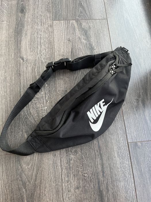 Поясная сумка бананка nike новая оригинал 3l