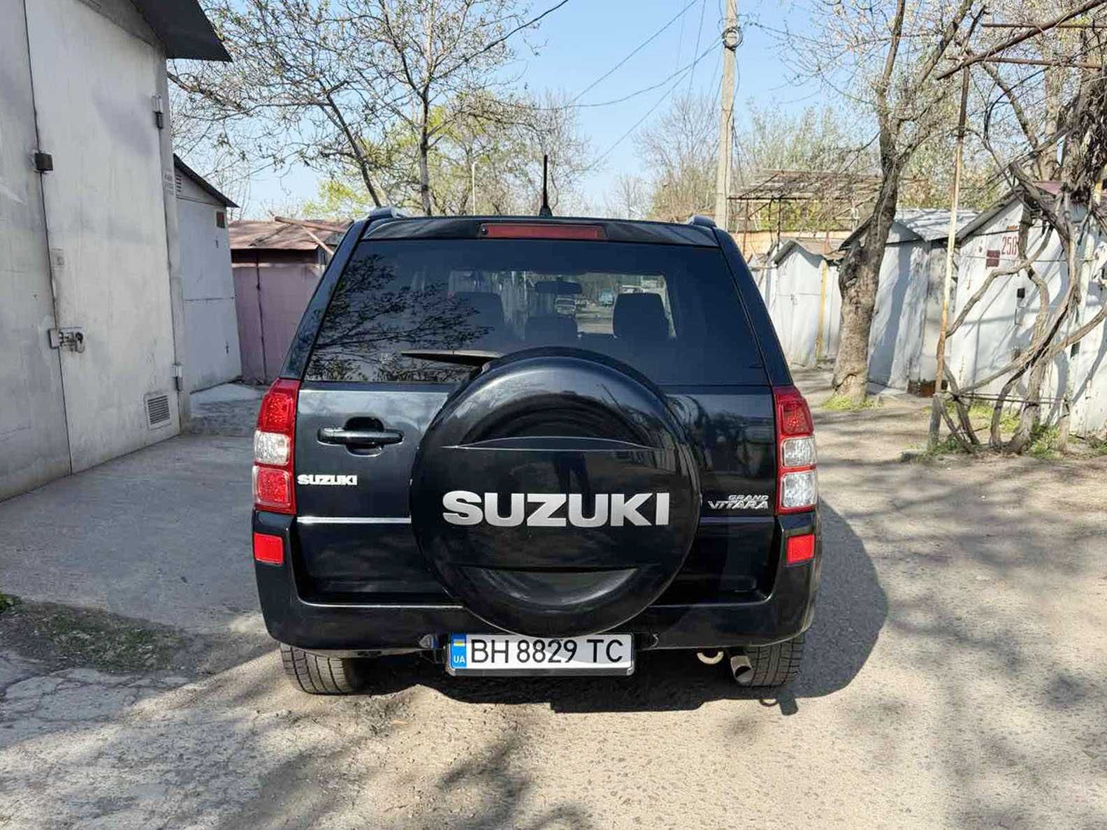 Официальная Suzuki Grand Vitara 4WD 2.0 газ/бензин