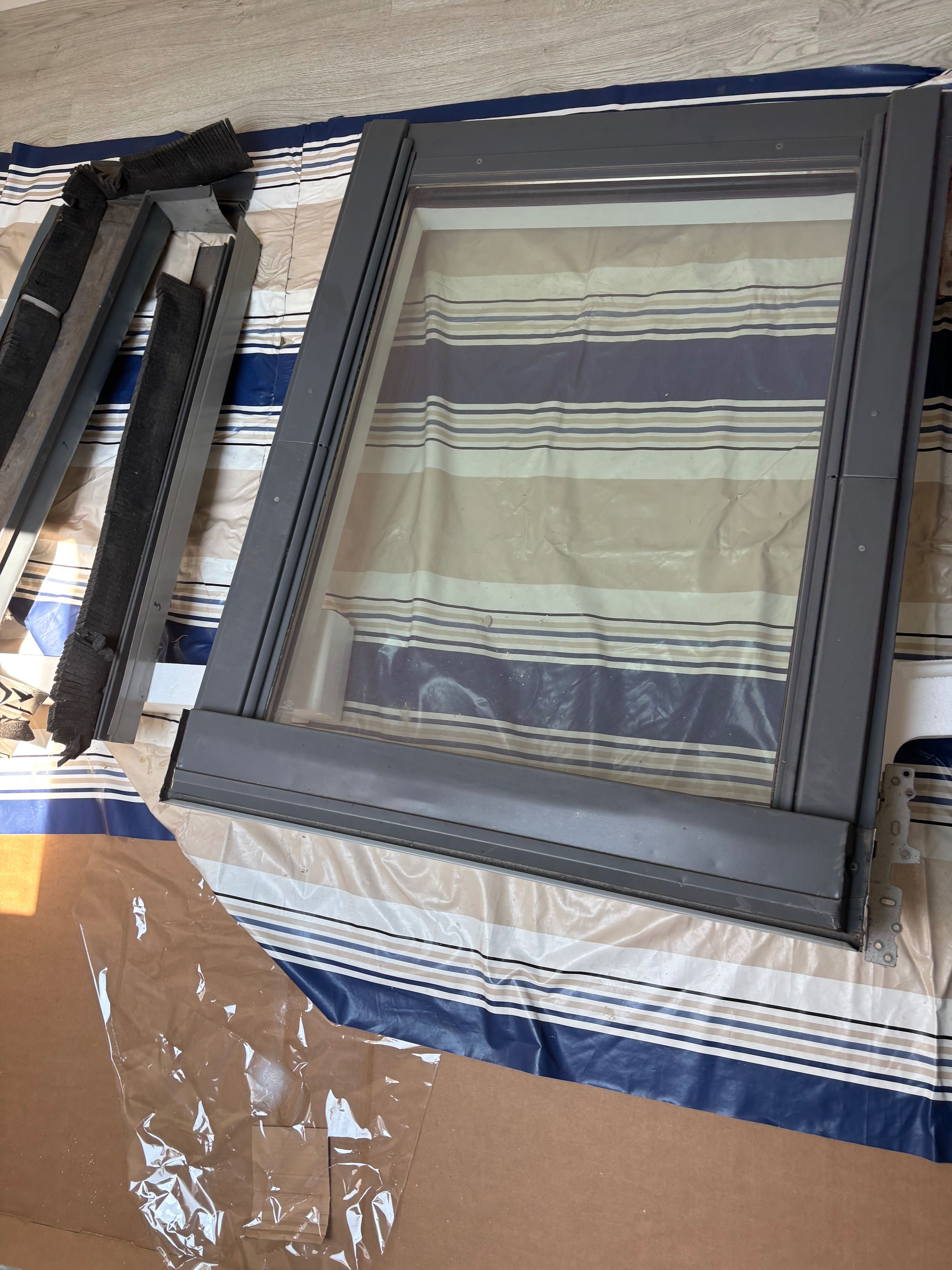 Clarabóia Velux GGL MK04 bom estado