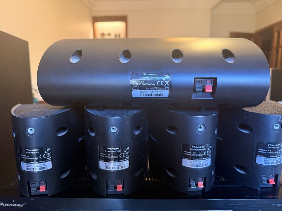 Sistema de som Pioneer - Home Cinema (700W)