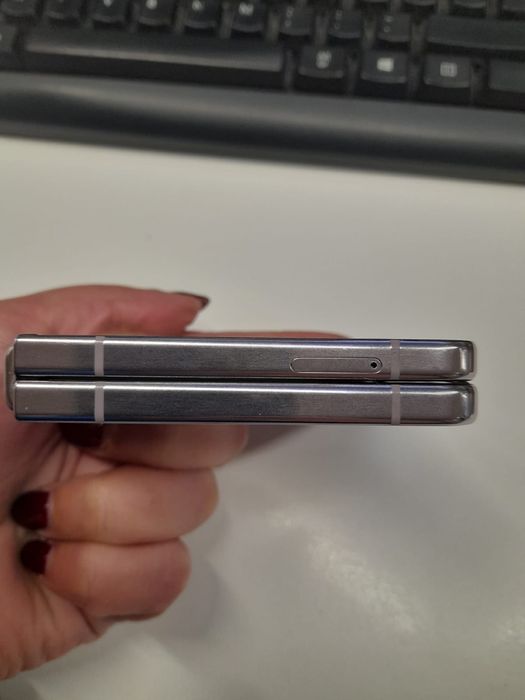 Samsung Z Flip 5 Rosa