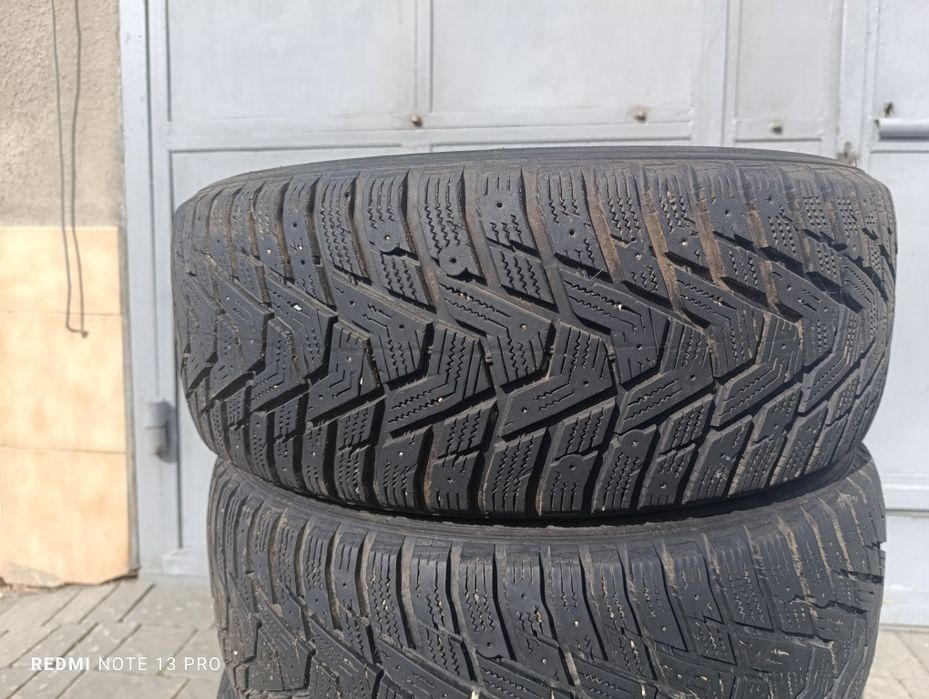 Шини зимові 215/55 R16