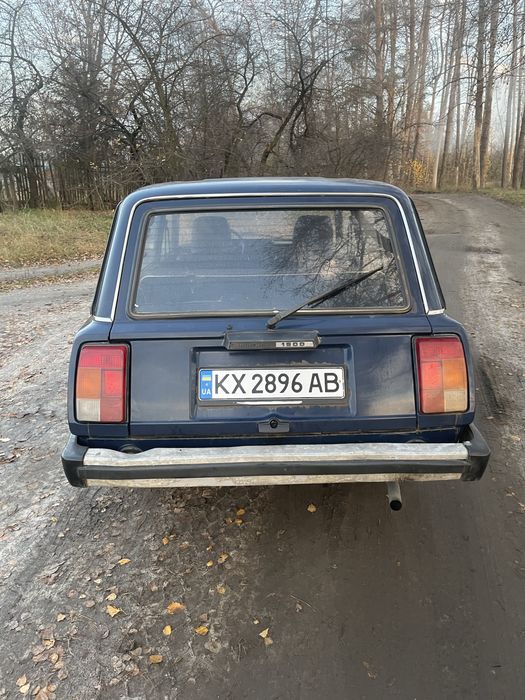 Автомобіль Ваз 2104