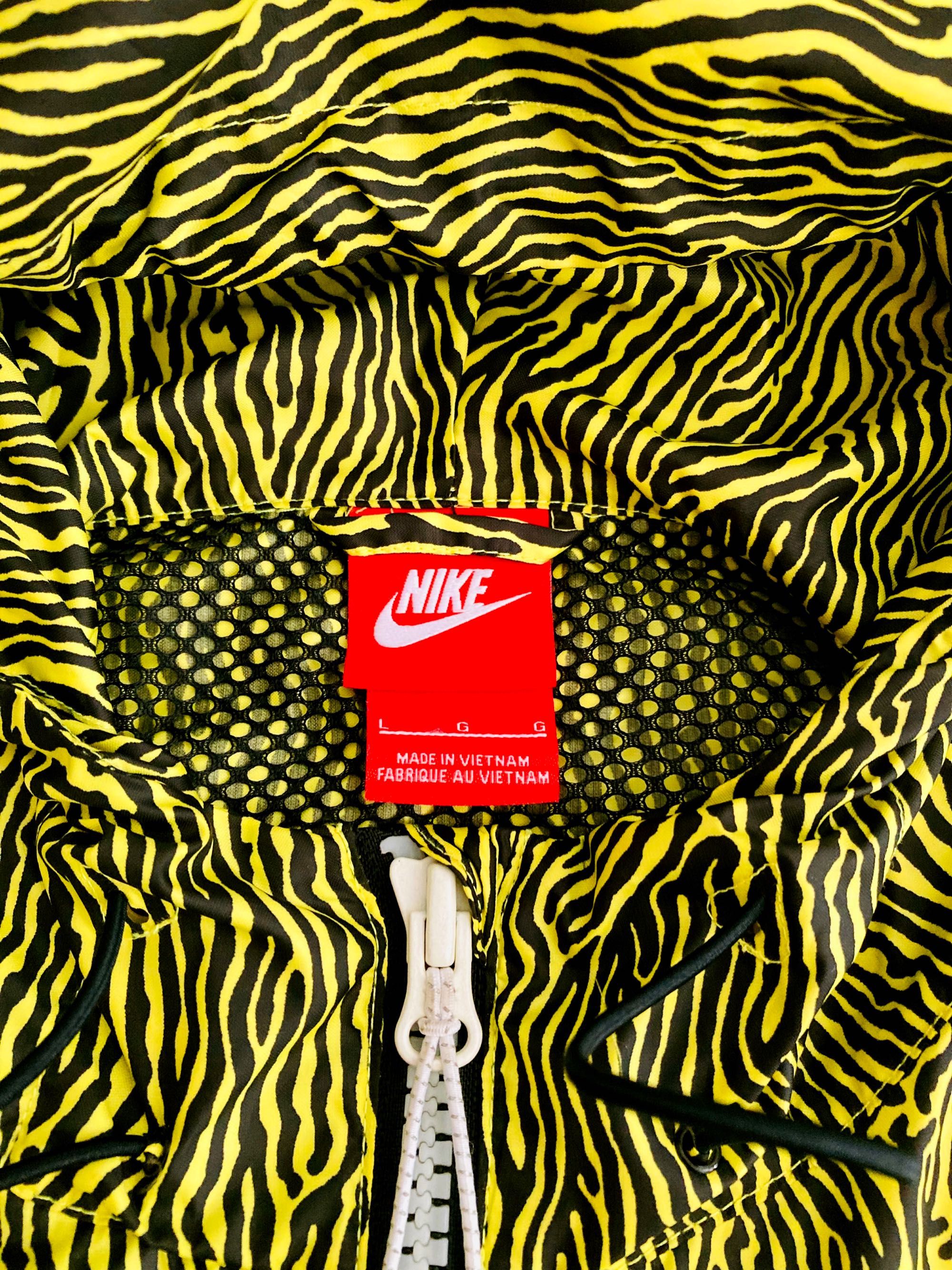 Nike // Corta Vento Impermeável - Size L