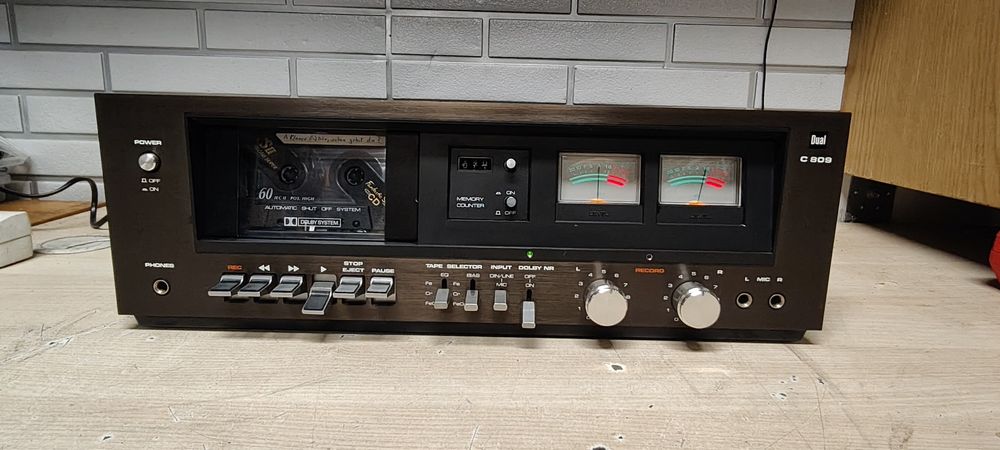 Magnetofon deck DUAL C 809.