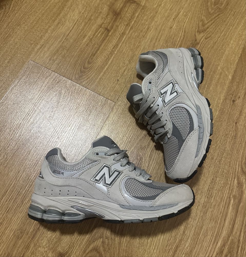 Жіночі кросівки New Balance 2002 r / оригінал/ замша