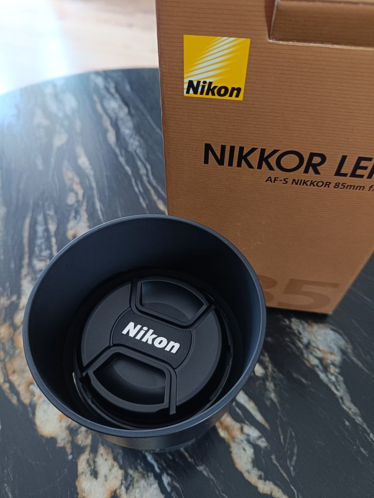 Nikkor 85 mm f 1/8 jak nowy - idealny