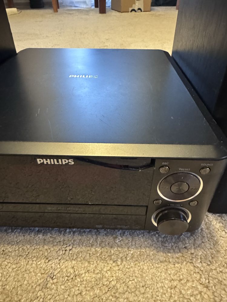 Mikrowieża philips model MCD712