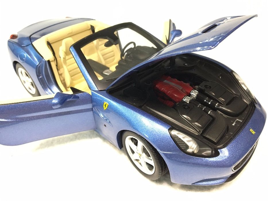 1/18 Ferrari California - HW Elite