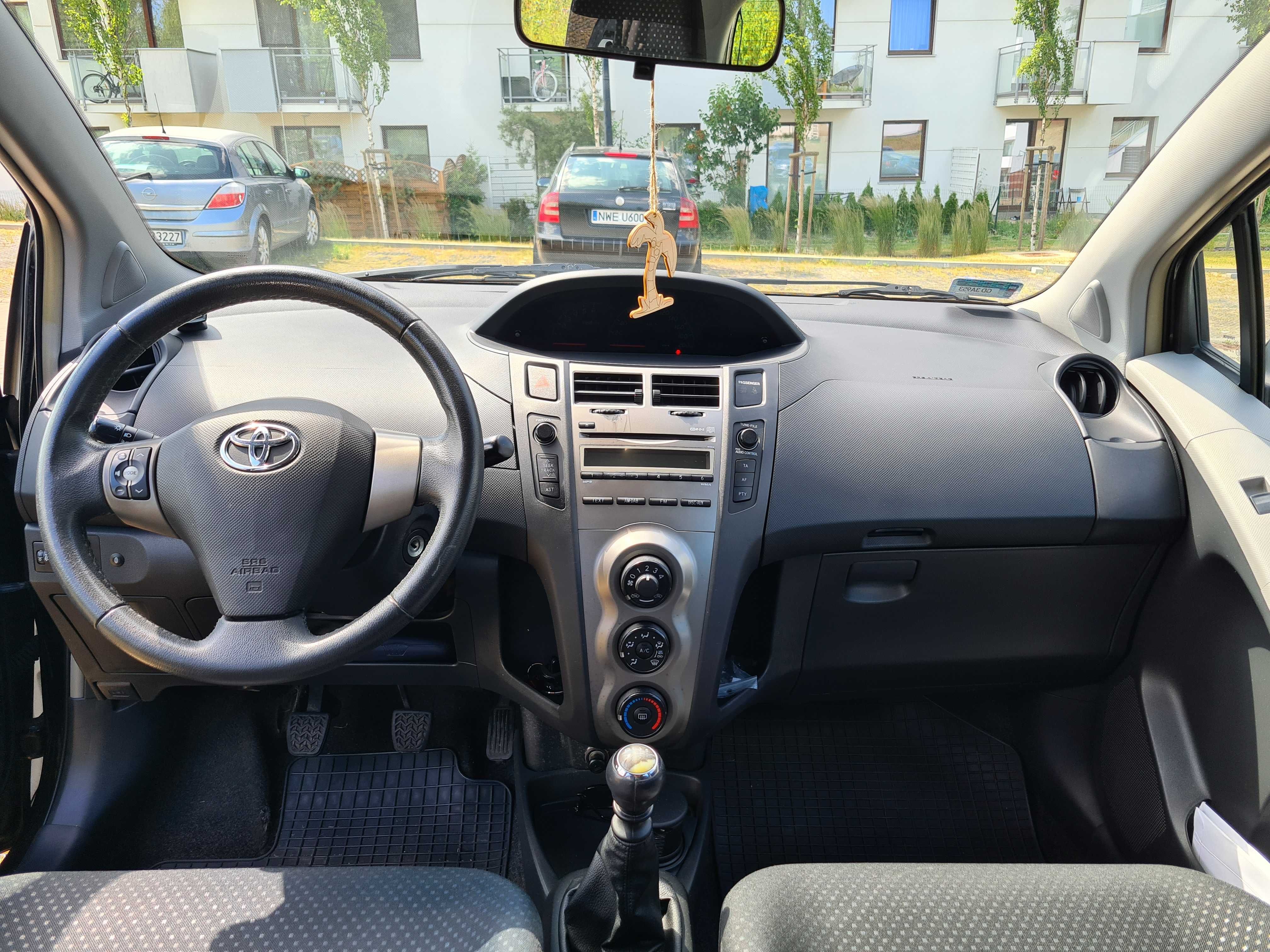 Toyota Yaris II, PL salon, stan bardzo dobry.